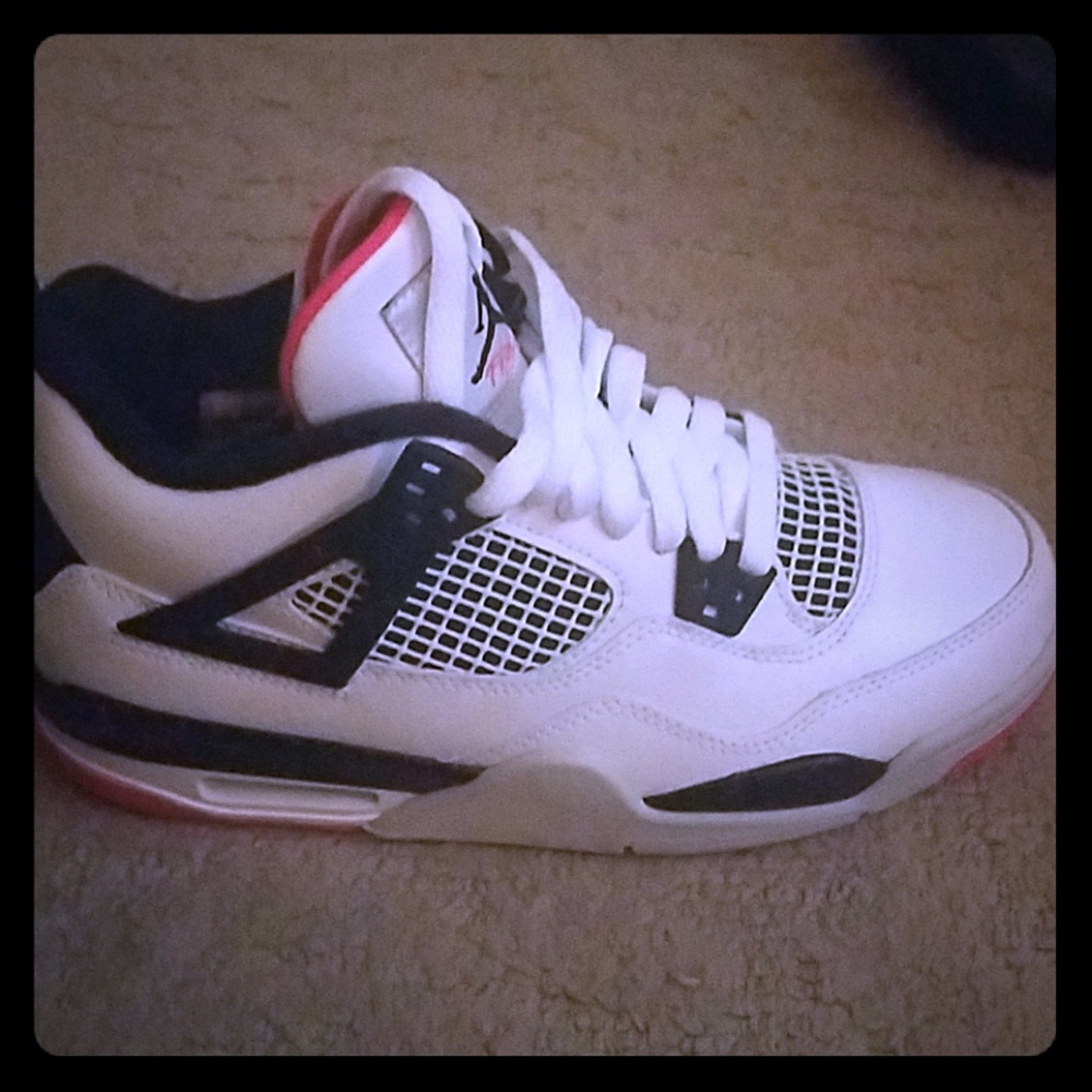 Air Jordan 4 Retro - 6Y or 7.5 Womens eu 38.5